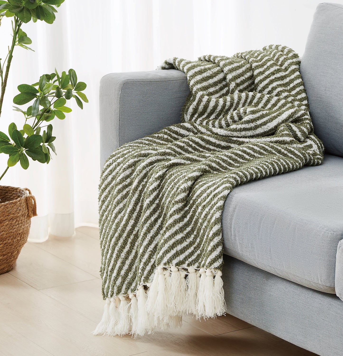 Brooklyn Loom Diagonal Chenille Stripe Throw