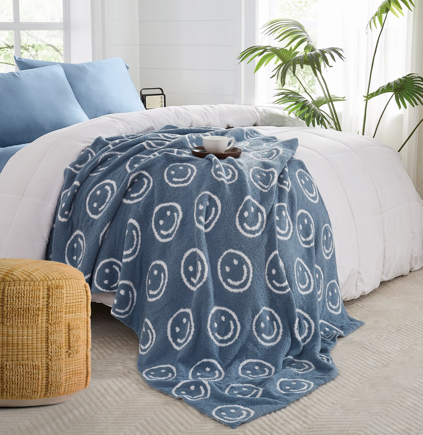 Truly Soft Cozy Smiley Reversible 50x70 Throw