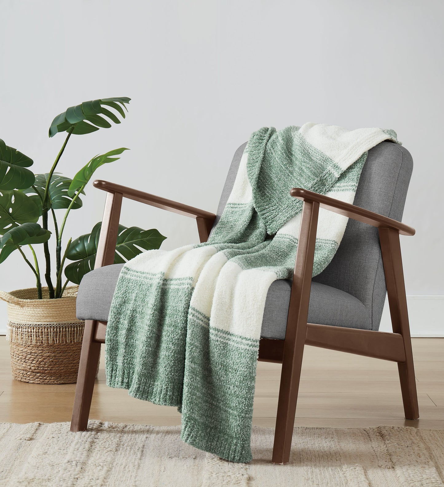 Brooklyn Loom Feathered Ombre Throw Blanket